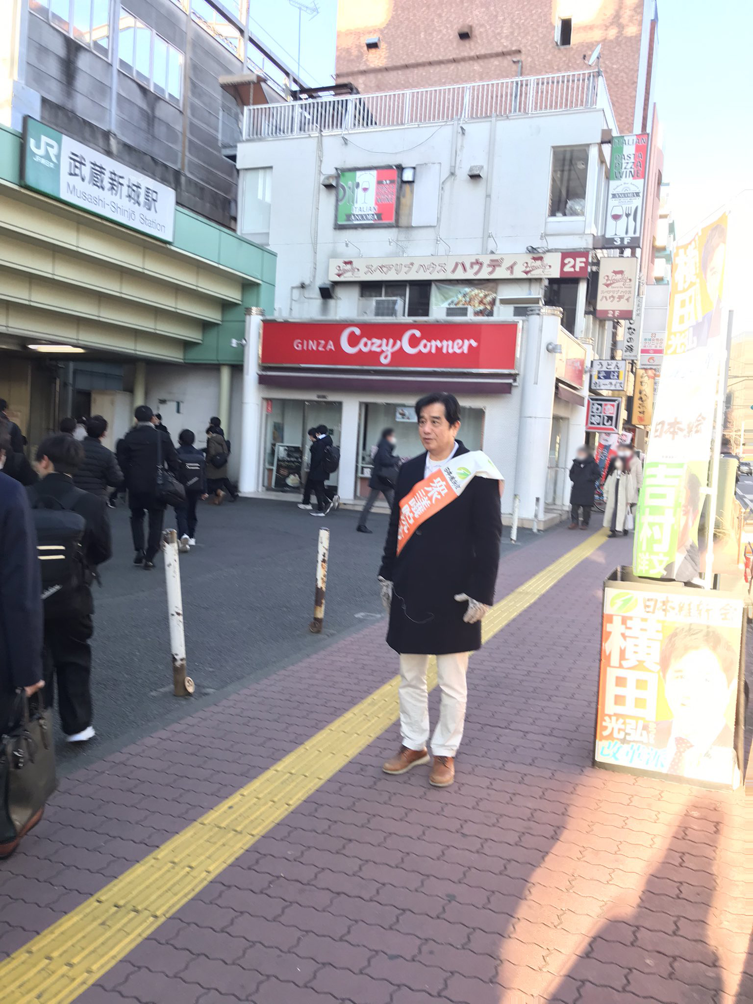 武蔵新城駅にて、日本維新の会、神奈川18区（中原区・高津区）の横田光弘がご挨拶